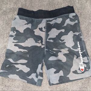 𝅺champion camo fleece shorts boys large 14/16